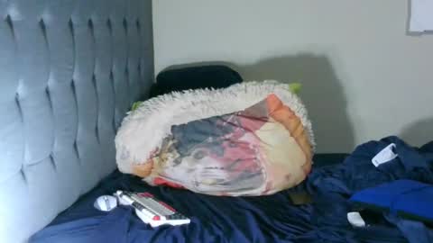 latinincognito online show from 10-08-25, 07:06