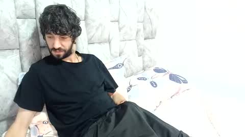 Snapshot of latinlustandfrenchkiss chatting on 06-04-26, 02:23 latinlustandfrenchkiss online show from 06-04-26, 02:23