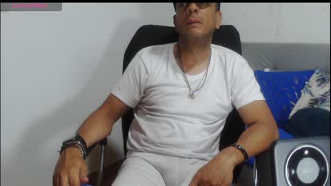 latinmartin254 online show from 04-30-26, 01:45