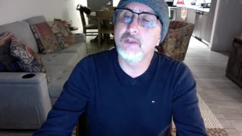 Snapshot of latinnous chatting on 12-04-24, 06:00 QS - INDEPENDENT MODEL online show from 12-04-24, 06:00