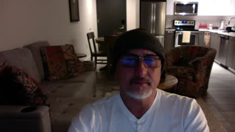 Snapshot of latinnous chatting on 12-17-24, 04:56 QS - INDEPENDENT MODEL online show from 12-17-24, 04:56