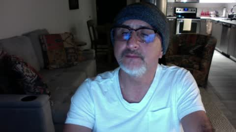 Snapshot of latinnous chatting on 12-19-24, 04:23 QS - INDEPENDENT MODEL online show from 12-19-24, 04:23