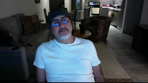 Snapshot of latinnous chatting on 12-24-24, 07:06 QS - INDEPENDENT MODEL online show from 12-24-24, 07:06