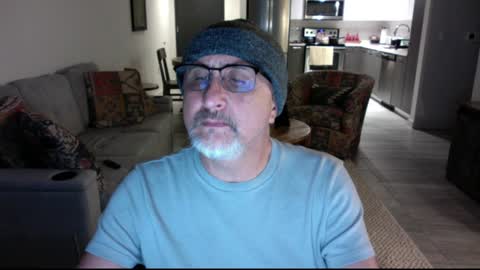 Snapshot of latinnous chatting on 12-28-24, 02:33 QS - INDEPENDENT MODEL online show from 12-28-24, 02:33