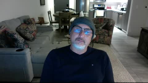 Snapshot of latinnous chatting on 01-16-25, 09:48 QS - INDEPENDENT MODEL online show from 01-16-25, 09:48