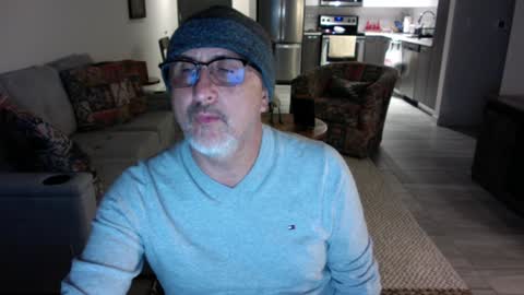 Snapshot of latinnous chatting on 01-17-25, 05:11 QS - INDEPENDENT MODEL online show from 01-17-25, 05:11