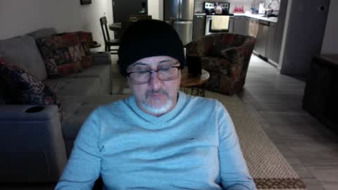Snapshot of latinnous chatting on 01-19-25, 07:57 QS - INDEPENDENT MODEL online show from 01-19-25, 07:57