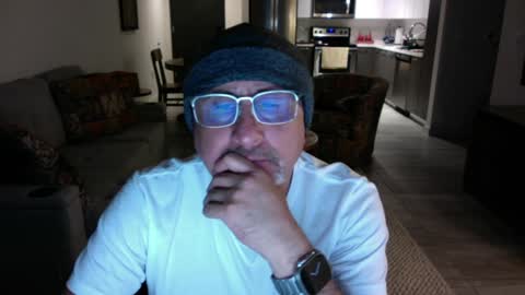 Snapshot of latinnous chatting on 01-21-25, 06:22 QS - INDEPENDENT MODEL online show from 01-21-25, 06:22