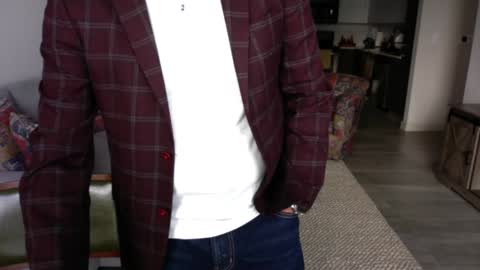 Snapshot of latinnous chatting on 01-21-25, 03:32 QS - INDEPENDENT MODEL online show from 01-21-25, 03:32