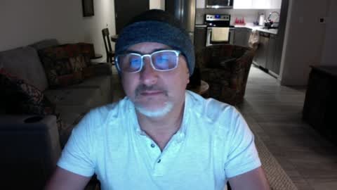 Snapshot of latinnous chatting on 01-22-25, 06:10 QS - INDEPENDENT MODEL online show from 01-22-25, 06:10