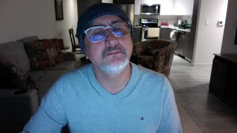 Snapshot of latinnous chatting on 01-24-25, 06:24 QS - INDEPENDENT MODEL online show from 01-24-25, 06:24