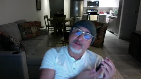 Snapshot of latinnous chatting on 01-31-25, 02:48 QS - INDEPENDENT MODEL online show from 01-31-25, 02:48