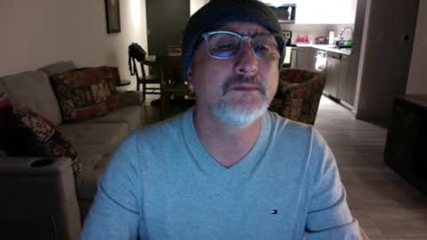 Snapshot of latinnous chatting on 02-13-25, 05:05 QS - INDEPENDENT MODEL online show from 02-13-25, 05:05