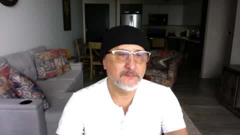 Snapshot of latinnous chatting on 02-16-25, 04:32 QS - INDEPENDENT MODEL online show from 02-16-25, 04:32