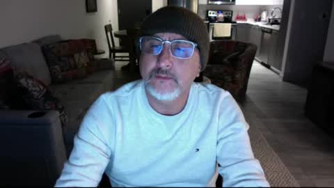Snapshot of latinnous chatting on 02-17-25, 05:14 QS - INDEPENDENT MODEL online show from 02-17-25, 05:14