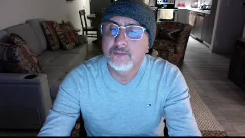 Snapshot of latinnous chatting on 02-24-25, 03:55 QS - INDEPENDENT MODEL online show from 02-24-25, 03:55