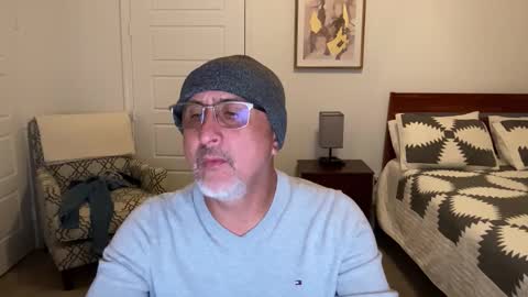 Snapshot of latinnous chatting on 10-16-25, 02:34 QS - INDEPENDENT MODEL online show from 10-16-25, 02:34