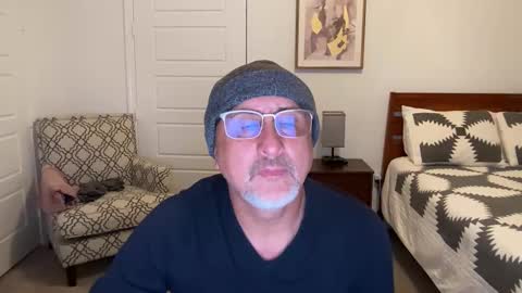 Snapshot of latinnous chatting on 10-18-25, 05:54 QS - INDEPENDENT MODEL online show from 10-18-25, 05:54