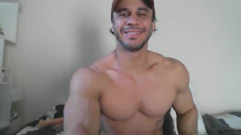 latino_rodri online show from 05-12-26, 06:43