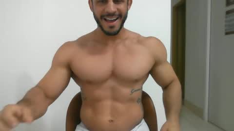 latino_rodri online show from 06-17-26, 01:56