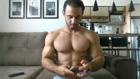 latino_rodri online show from 06-24-26, 11:53