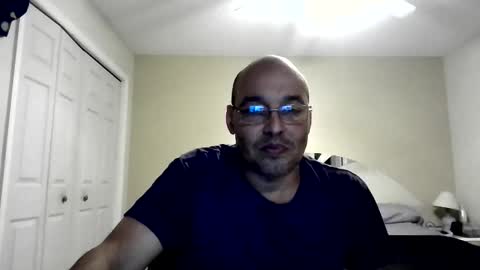 Snapshot of latinoinfla chatting on 12-17-25, 01:11 latinoinfla online show from 12-17-25, 01:11