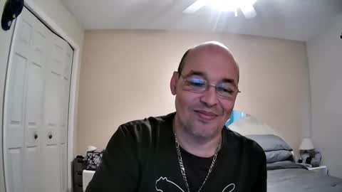 Snapshot of latinoinfla chatting on 02-14-26, 05:43 latinoinfla online show from 02-14-26, 05:43