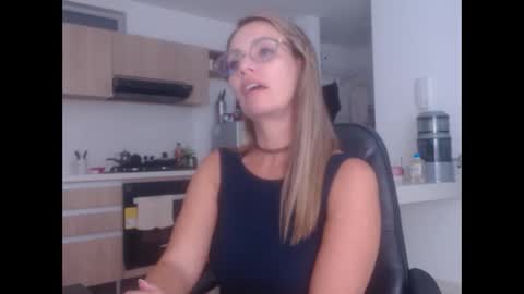 latinpaprika online show from 10-23-25, 11:14