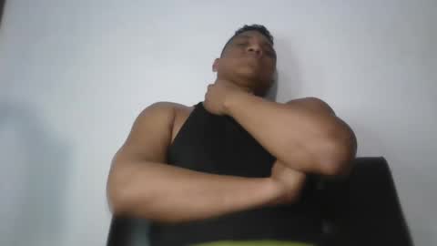 Snapshot of latinrayf chatting on 10-31-25, 05:19 latinrayf online show from 10-31-25, 05:19