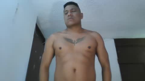 Snapshot of latinrayf chatting on 11-11-25, 02:28 latinrayf online show from 11-11-25, 02:28