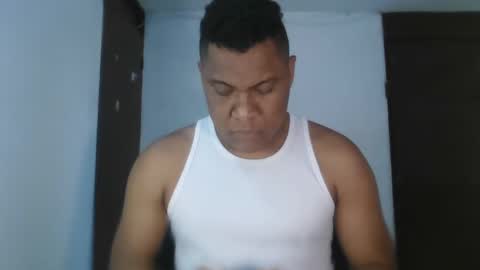 Snapshot of latinrayf chatting on 11-12-25, 03:01 latinrayf online show from 11-12-25, 03:01