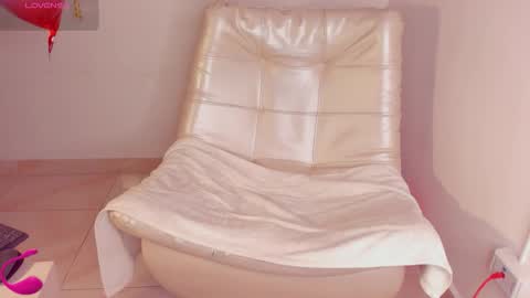 LEANDRO online show from 02-15-26, 07:51