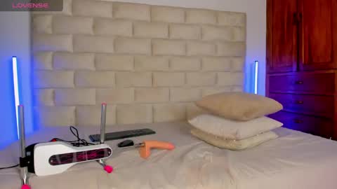 LEANDRO online show from 05-09-26, 03:56