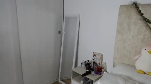 Laura online show from 02-06-26, 10:46