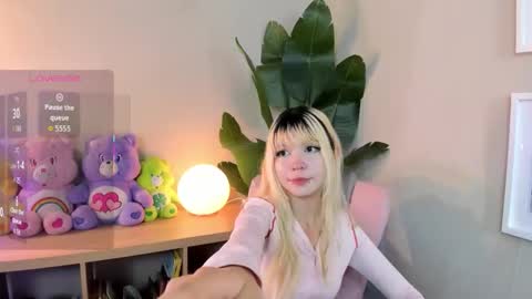 laukyubey1 online show from 11-14-25, 08:18