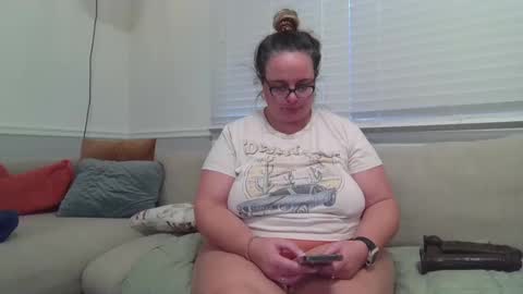 LauLauMa online show from 12-10-24, 10:05