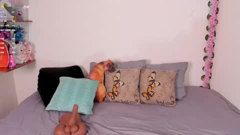 laura1__ online show from 10-04-25, 10:08