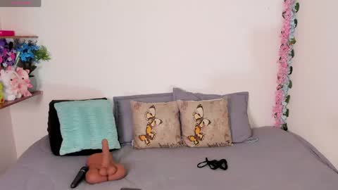 laura1__ online show from 05-04-26, 11:23
