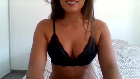 Snapshot of laura69800 chatting on 07-03-26, 12:00 Laura online show from 07-03-26, 12:00
