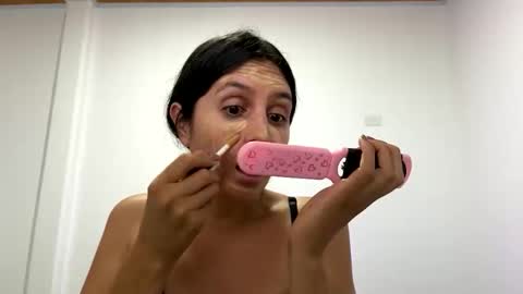 laura  online show from 06-02-26, 02:35
