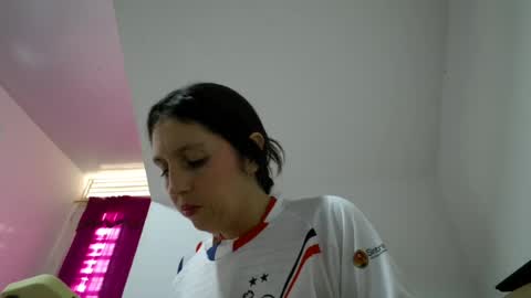 laura  online show from 07-17-26, 09:41