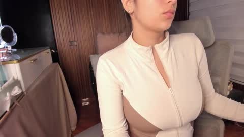 Snapshot of laura__cruz chatting on 03-17-26, 04:17 laura cruz online show from 03-17-26, 04:17