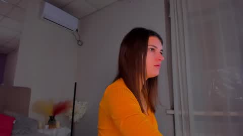 Laura online show from 12-08-24, 06:33