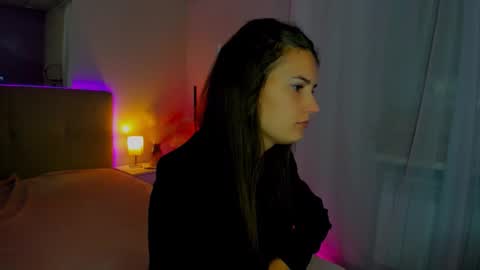 Laura online show from 09-14-25, 05:17