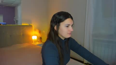 Laura online show from 11-19-25, 06:13