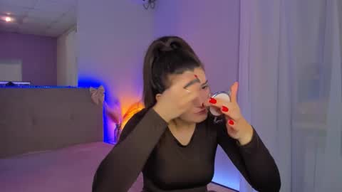 Laura online show from 03-18-26, 05:54