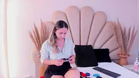   online show from 10-17-25, 01:03