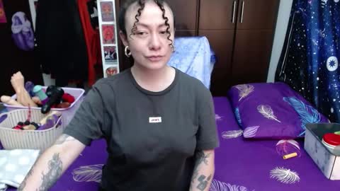  Wen  online show from 10-18-25, 07:03