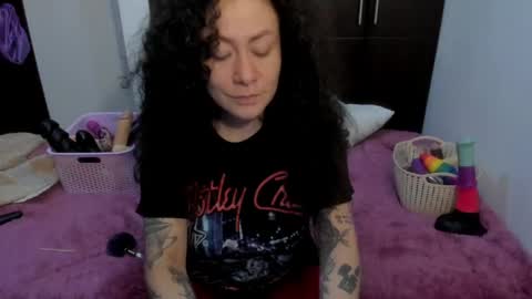  Wen  online show from 05-22-26, 04:23