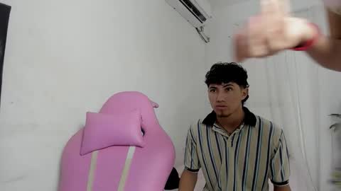 laura_and_kevin online show from 01-07-26, 08:44